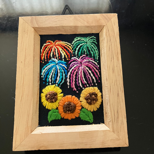 【BOXフレーム付き】羊毛刺繍『夕暮れのひまわり畑』ハンドメイド　羊毛絵画 羊毛フェルト 刺繍「ひまわり畑」フレーム ハンドメイド 風景画