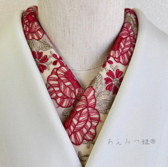 洗える刺繍半衿  深紅の花【あと2点】 2枚目の画像