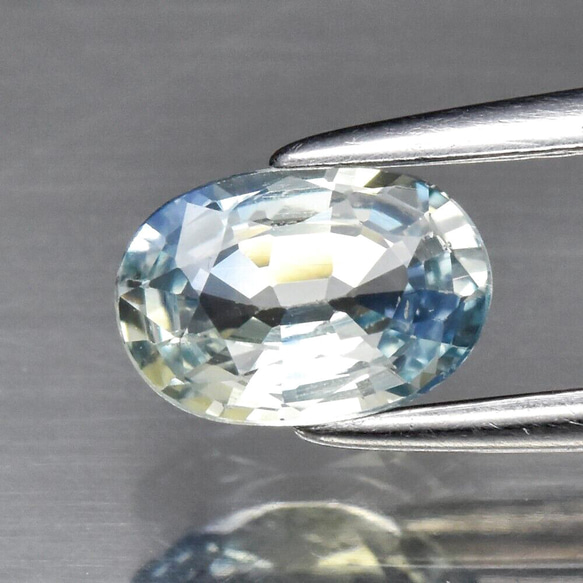 0.67ct ★稀有な色彩美☆彡 VVS バイカラー 天然サファイア ルース 6.5 x 4.5mm 【鑑別済みロット】 1枚目の画像