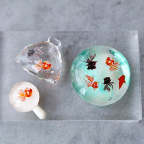 ミニチュアサイズのお祭り金魚♡ ☆置き飾り特別SALE☆ガラスのお祭り「金魚すくい」ガラスの縁日