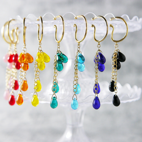 ティアドロップの推し色イヤーカフ - チェコドロップビーズ/片耳のみ