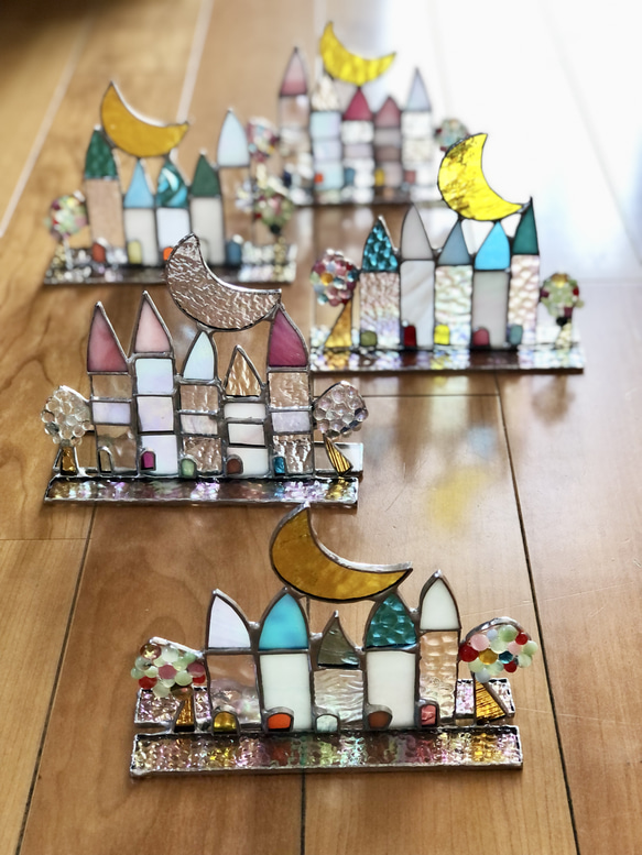 桃蓮玉専用✨pink鈴ステンドグラス ステンドグラス 小物入れ 赤系 | iichi 日々の暮らしを心地よく