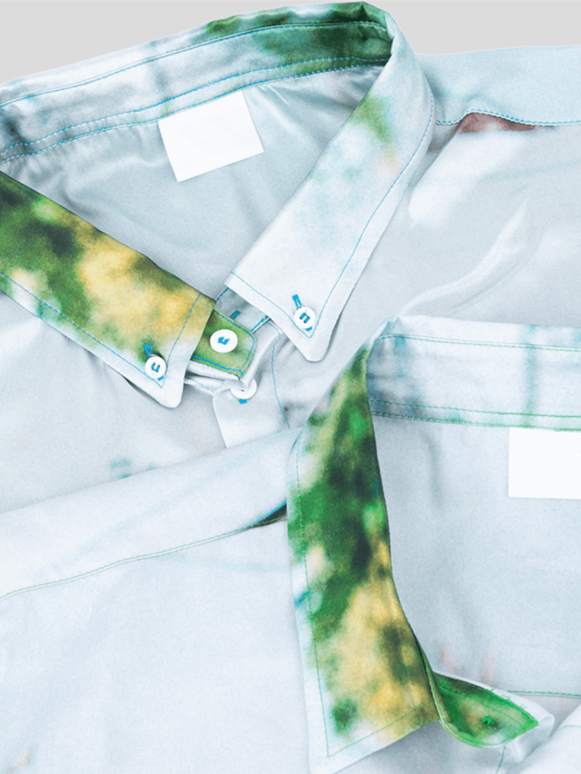 幻想的でゆめかわいいクラゲときらびやかな飾りや宇宙 ボタンアップシャツ 半袖