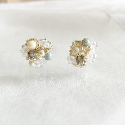 Moko Kobayashi アシンメトリーピアス ビーズ刺繍 パール パールとチェコビーズ アシンメトリー ビーズ刺繍ピアス