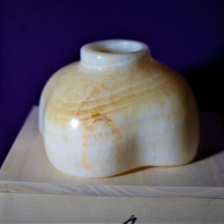 石の器　抹茶茶碗　『夕顔』天然石オニックス　彫刻家による手彫りの作品　花器 8枚目の画像
