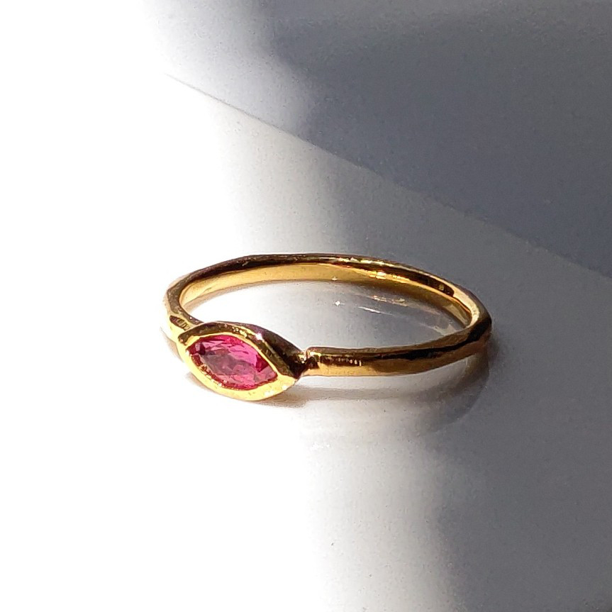 ルビー　真っ赤なルビー　マーキスカット　0.45ct　シルバーSV925リング