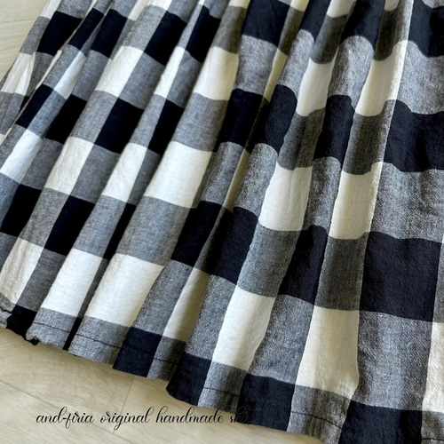 大人気♪ 播州織の大きめブロックチェックの綿麻ギャザースカート