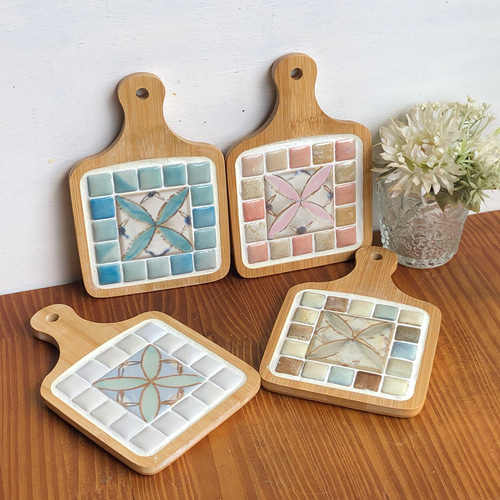 キッチンラック　ピンクの花彫刻木製シェルフ薔薇のタイル６枚付き キッチンラック ピンクの花彫刻木製シェルフ薔薇のタイル6枚付き