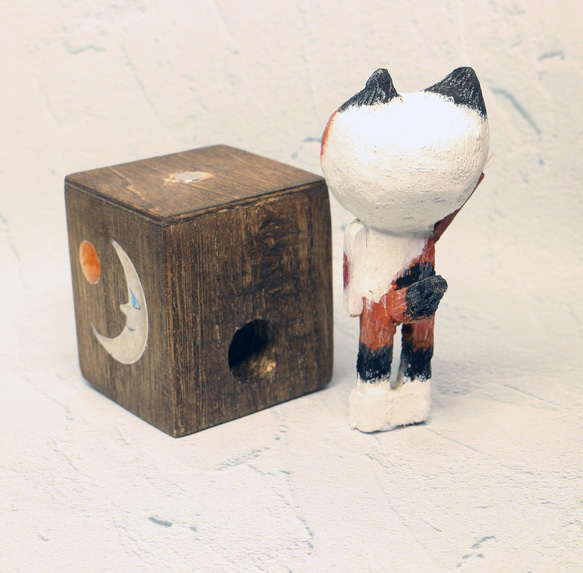 木彫り猫　 バーマン  充電ケーブルキューブ付き 4枚目の画像