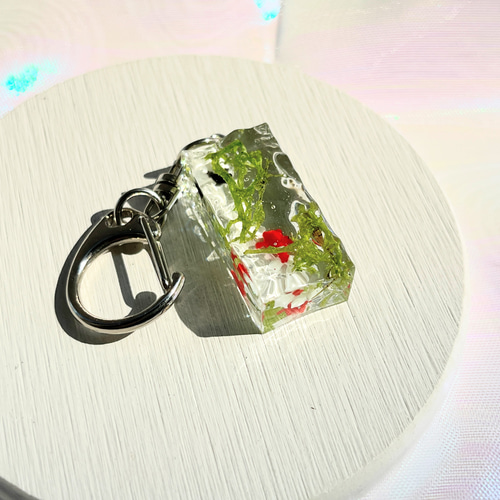 金魚の波紋キーホルダー☆再販8 / レジン / 和風 / 浴衣 その他
