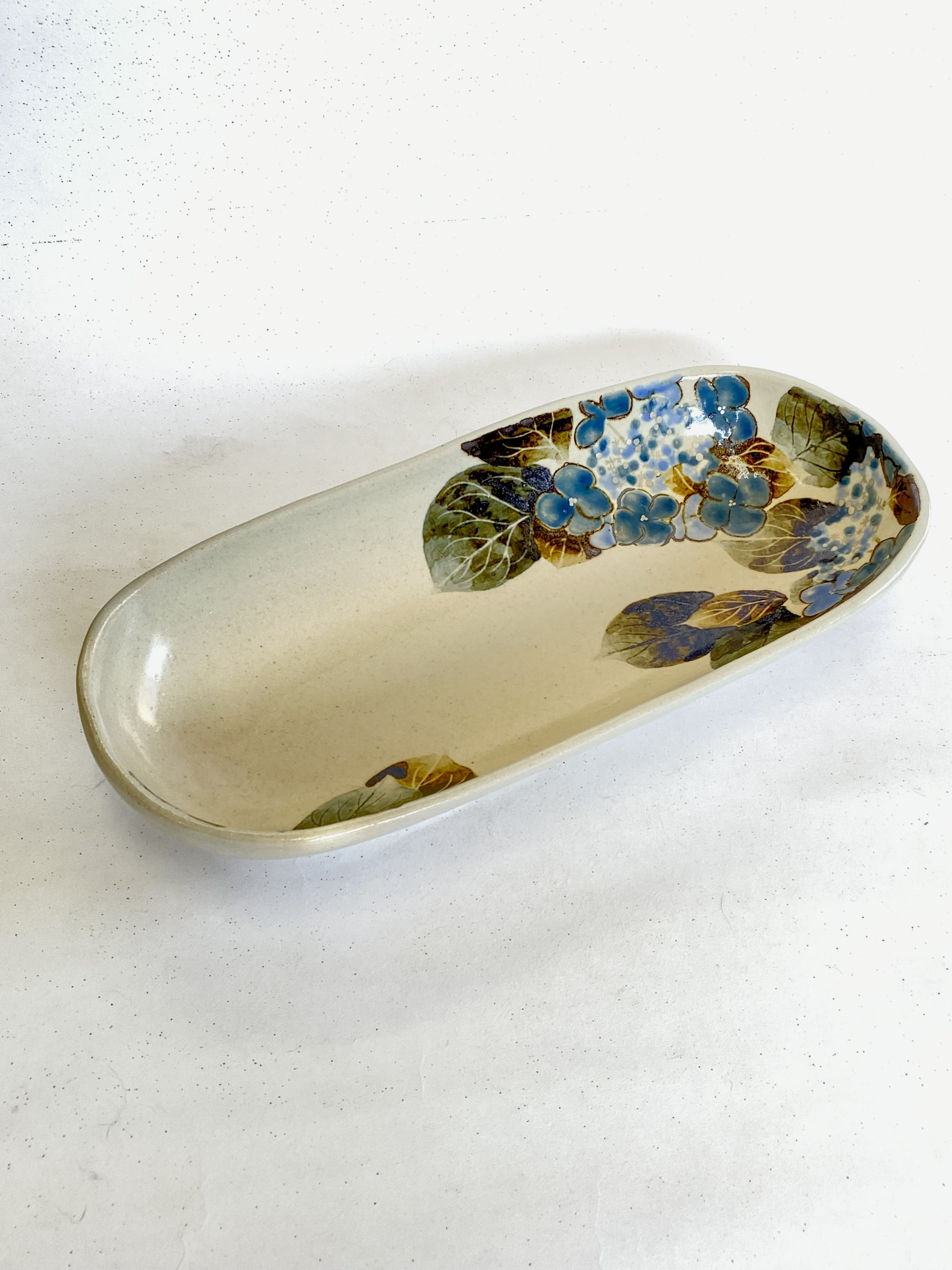 鉄絵釉彩楕円鉢「あじさい」