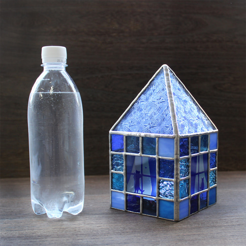 ステンドグラスのおうちライト ネコがいる魔女のお家】ステンドグラス・ランプ（LEDライト付