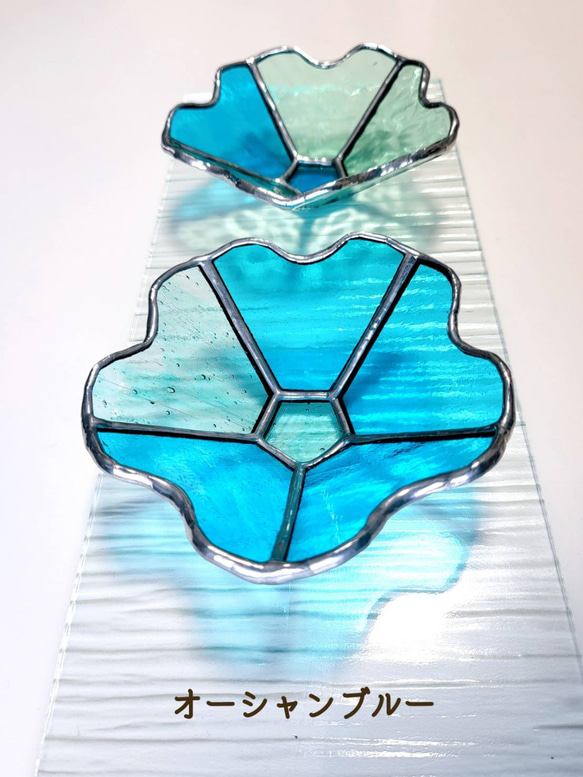 ステンドグラス 小物入れ 「花 小皿 ブルー」 5枚目の画像