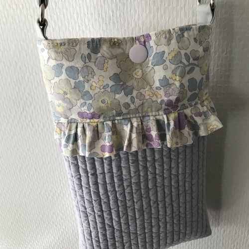 ヌビキルトとリバティの スマホショルダー スマホポシェット