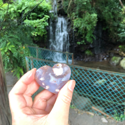 ブラックフラワーアゲートハート⭐︎49mm⭐︎瀧川神社にて浄化☆握り石、インテリアにも♪☆No.1 15枚目の画像