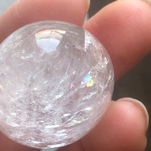 天然水晶☆虹入り！☆瀧川神社にて浄化☆エッグ☆たまご☆握り石☆46g