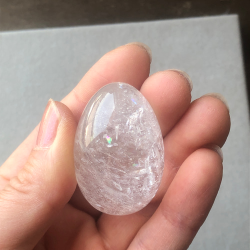 真氣光　気功　天然本水晶　握り石 天然水晶☆虹入り！☆瀧川神社にて浄化☆エッグ☆たまご☆握り石☆46g