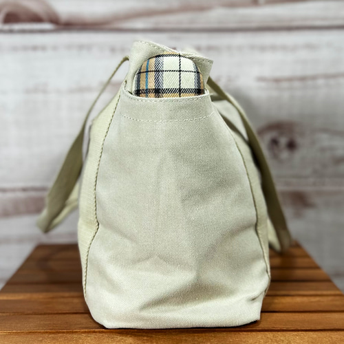 親子猫シルエットの刺繍 ポケット付き キャンバス Zip式 トート