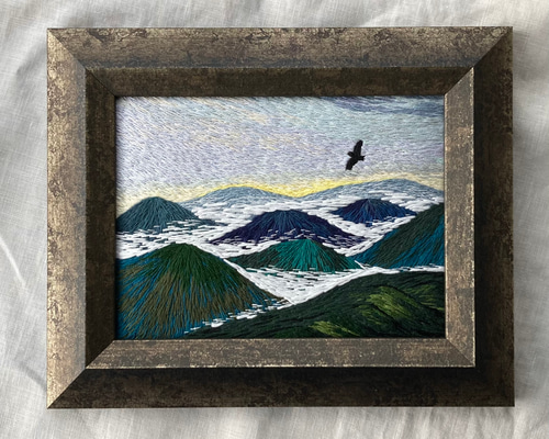 刺繍アート『夜明け』〜手のひらの世界より〜 その他アート