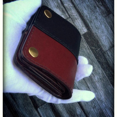 ◇限定品◇お札を折らず収納可能☆トラッカー ウォレット ミニ◇サドル  