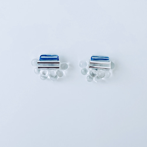 creema掲載】ドットと青ストライプガラスビーズ刺繍イヤリング3点 