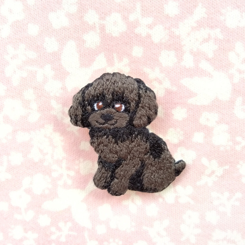 トイプードルの刺繍ブローチ 犬 ブローチ haniho 通販 16268740