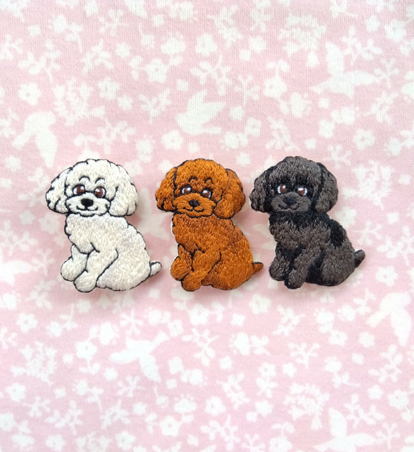 トイプードルの刺繍ブローチ 犬 ブローチ haniho 通販 16268740