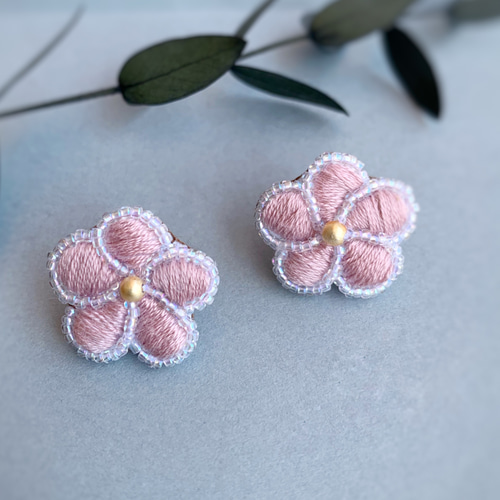 刺繍ピアス 刺繍イヤリング 【刺繍 ビーズ お花 花 ピンク】 ピアス
