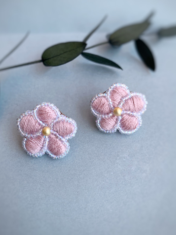 刺繍ピアス 刺繍イヤリング 【刺繍 ビーズ お花 花 ピンク