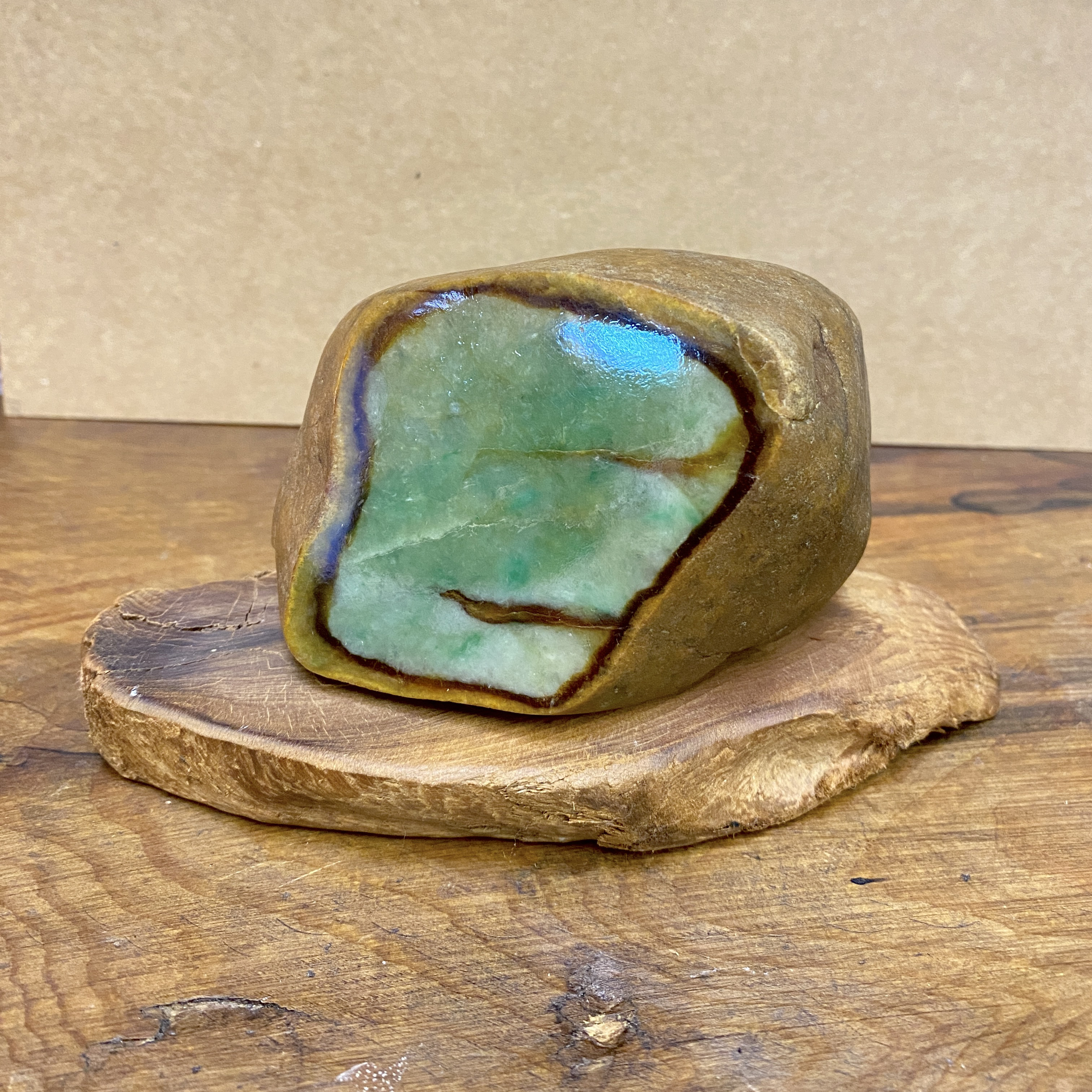 ビルマ賭博石｜エメラルド翡翠