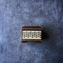ペルシャの象嵌細工（寄木細工） 小箱　正方形 M （7ｃｍ）【ハータムカーリー140】 6枚目の画像
