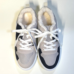 時尚不對稱三色運動鞋（淺灰色x白色x銀色）22.5cm~25.0cm 第7張的照片
