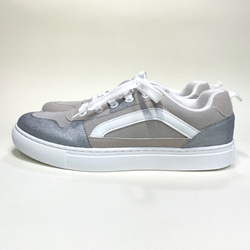 時尚不對稱三色運動鞋（淺灰色x白色x銀色）22.5cm~25.0cm 第4張的照片