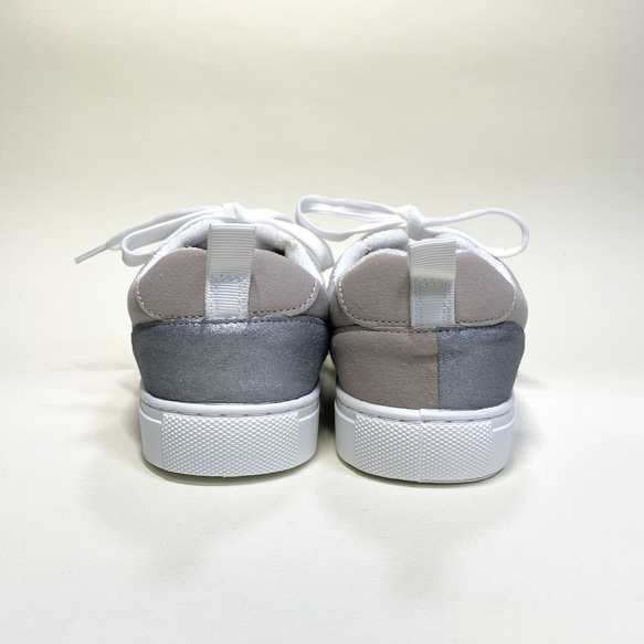 時尚不對稱三色運動鞋（淺灰色x白色x銀色）22.5cm~25.0cm 第6張的照片
