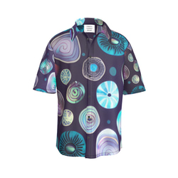 丸いドット柄がゆめかわいいきらびやかなパステルでメルヘンチックなアバロン貝 ボタンアップシャツ 半袖 1枚目の画像