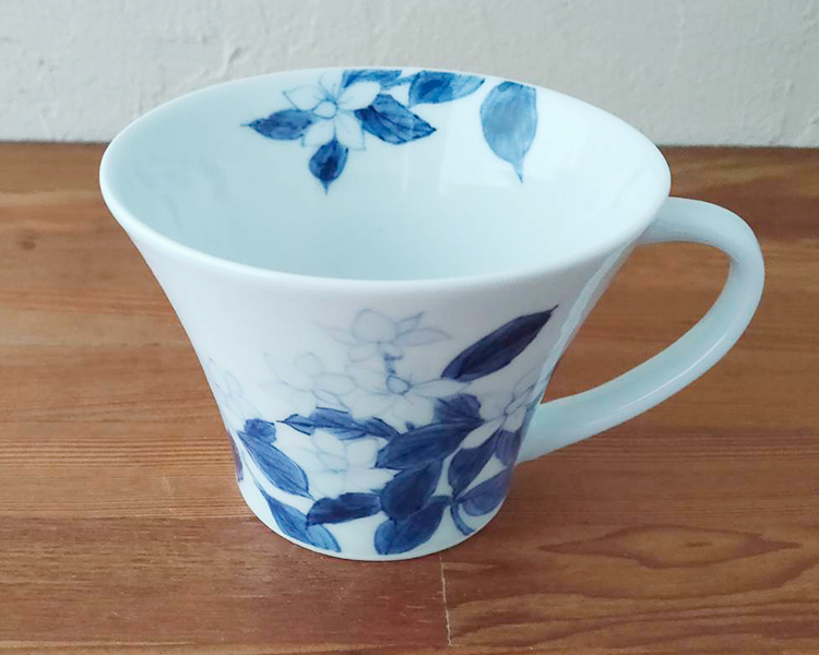 ヒペリカムの染付マグカップ 4,884円