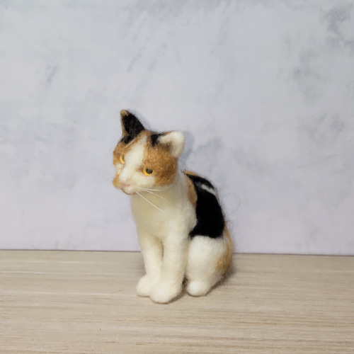 羊毛フェルト】ミニミニ三毛猫~お座り~ 羊毛フェルト パステルミケ