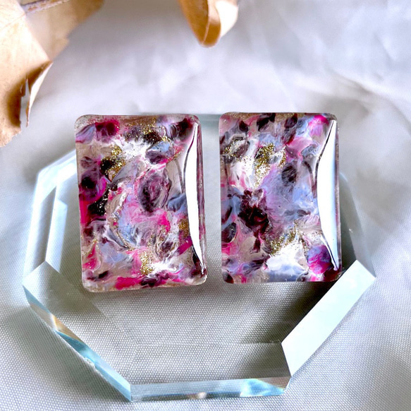 glass rectangle paint art Earrings 1枚目の画像