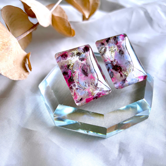 glass rectangle paint art Earrings 4枚目の画像