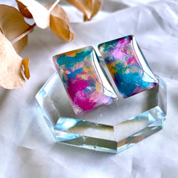 glass rectangle paint art Earrings 3枚目の画像