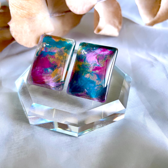 glass rectangle paint art Earrings 2枚目の画像