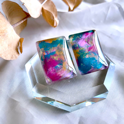 glass rectangle paint art Earrings 5枚目の画像