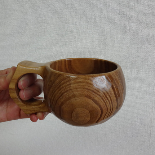 エンジュの木で作った一木彫りコーヒーカップ. マグカップ 良岳 エンジュの木で作った一木彫りコーヒーカップ. マグカップ 良岳