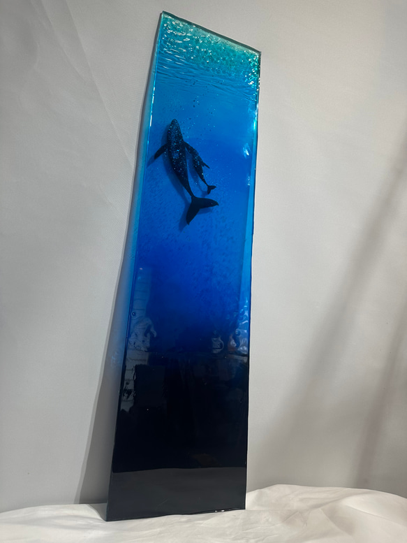 新作　壁掛けアートパネル 鯨の海　ホエール　ブルーシー　クジラの親子　水中90×25 2枚目の画像