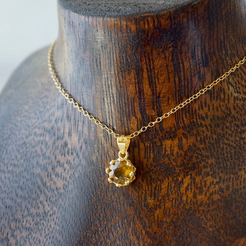 天然石　スフェーン使用　ペンダントトップ 楽天市場】【限定一個】 K18 スフェーン ペンダントトップ 7月