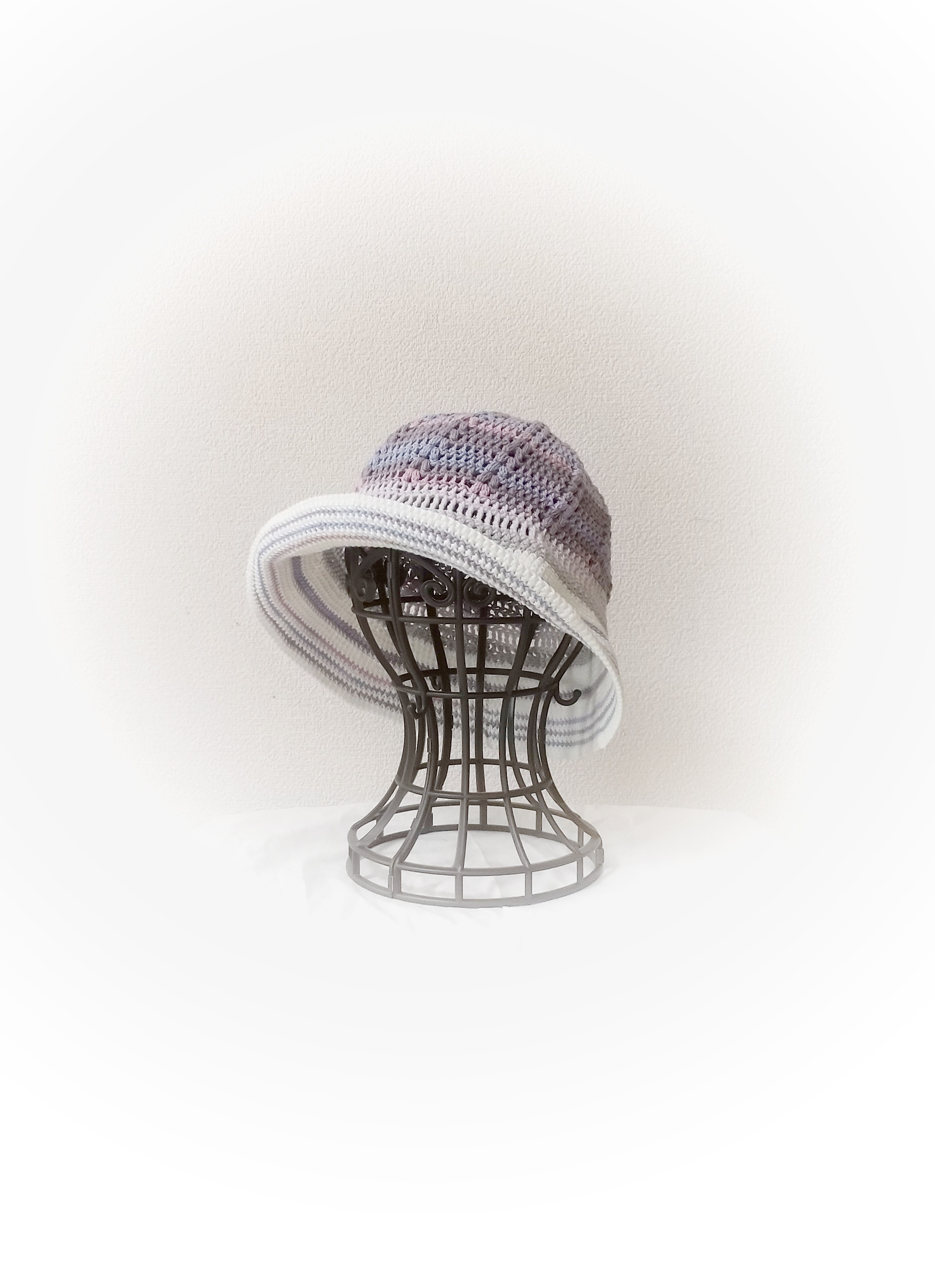 手編みの日よけ付きニット帽♡大人サイズ☆289