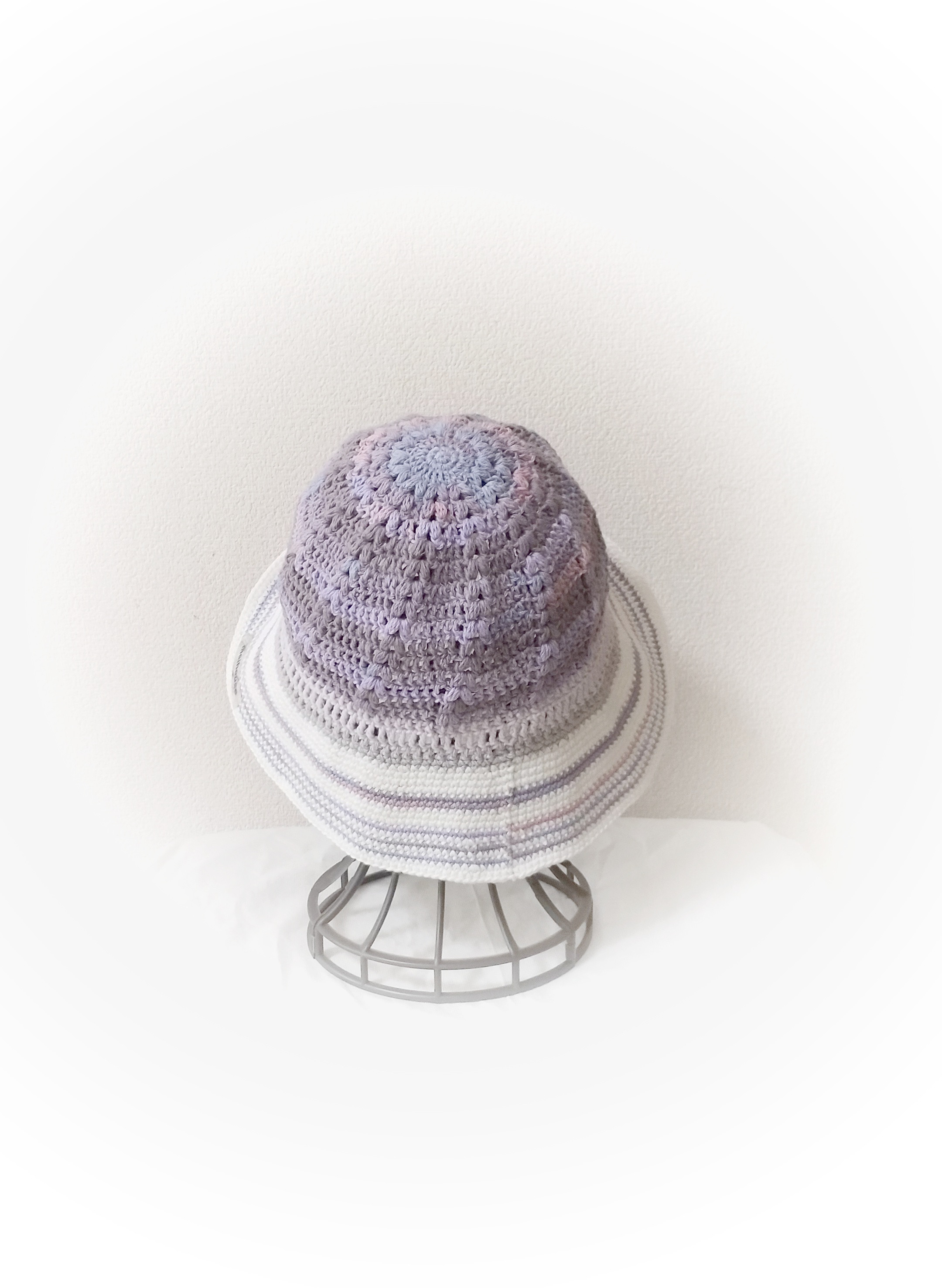 手編みの日よけ付きニット帽♡大人サイズ☆289