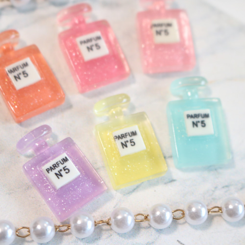 6個 カラフル 香水瓶 No.5 ジュエリー 豪華 デコ パーツ UVレジン 封入
