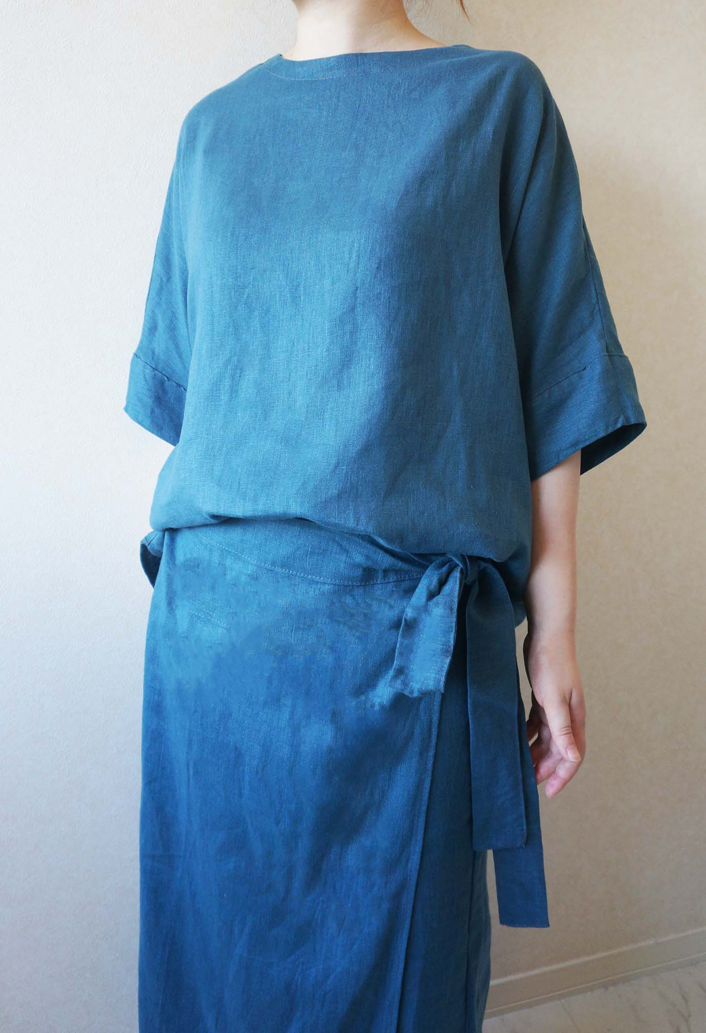 大人スモークブルーリネンドルマンスリーブ