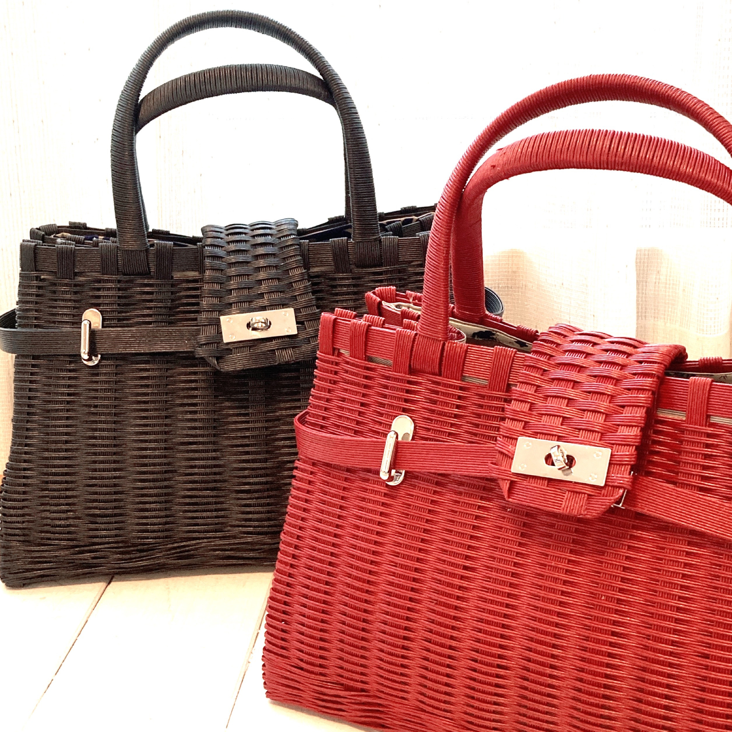 かごバッグ 赤(M)金具ゴールド 10,710円